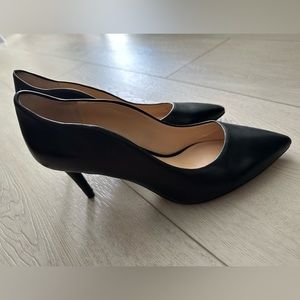 Vince Camuto Jaynita Black Pointed Heels Size 7.5